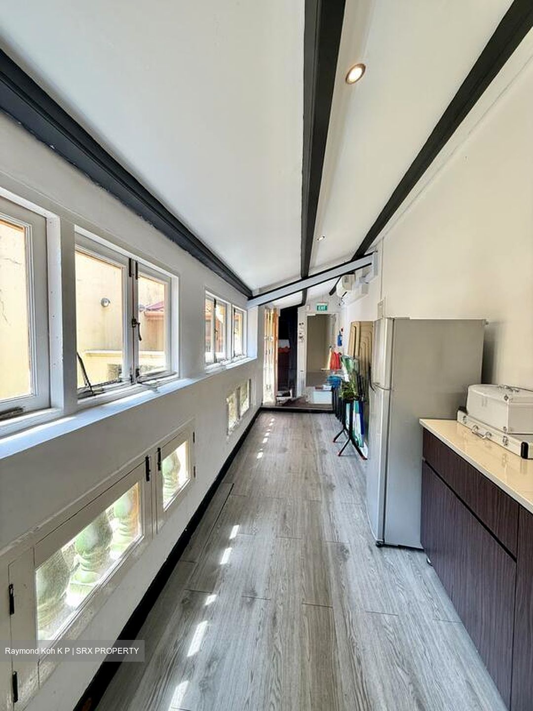 North Bridge Road (D7), Office #569589931